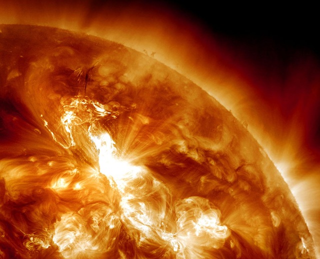 La plus grosse éruption solaire depuis 6 ans. (Vidéos)