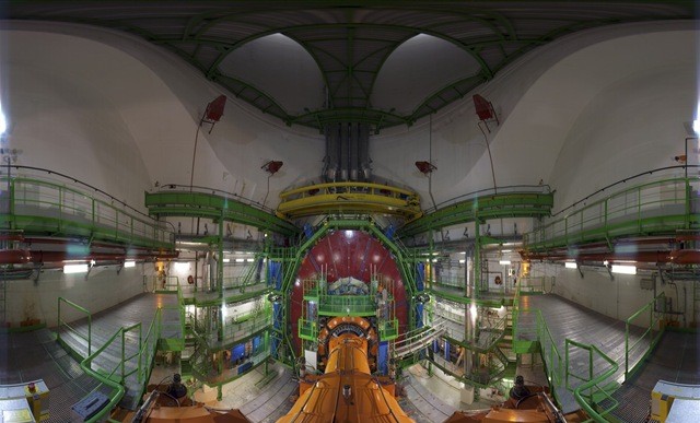 Qu’arrivera t’il à votre main si vous la placez devant le tout petit faisceau du Grand Collisionneur de Hadrons ?