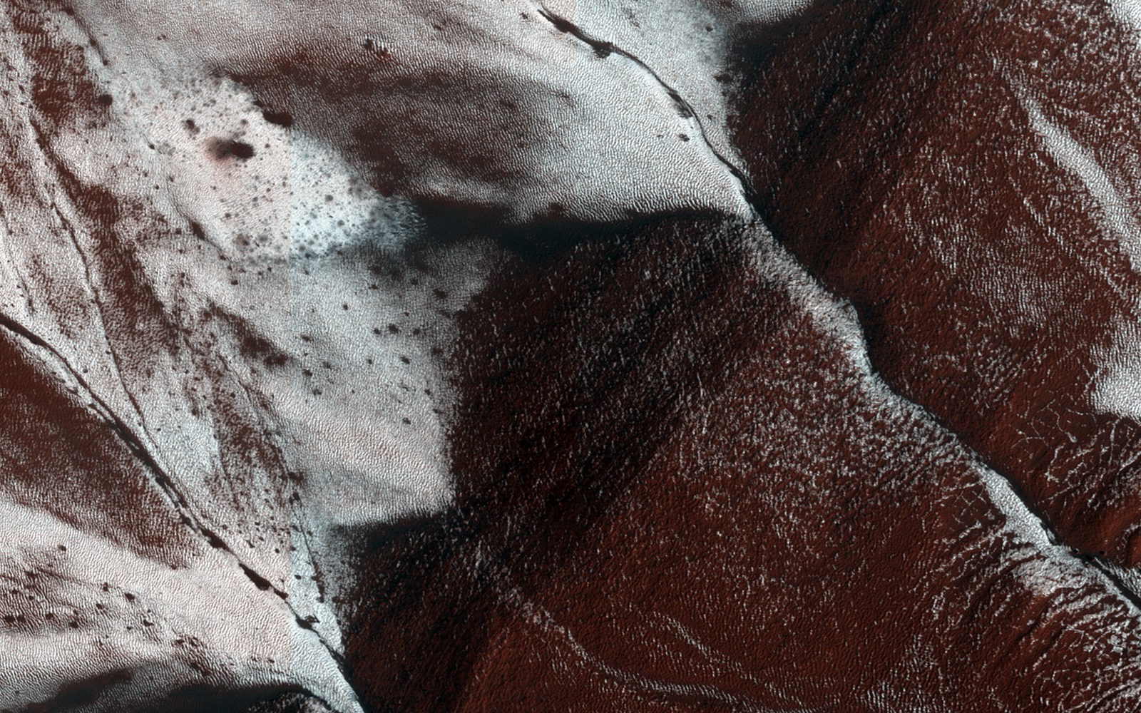 Des ravines martiennes glacées