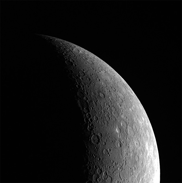 Images d’une année en orbite autour de Mercure, par MESSENGER.
