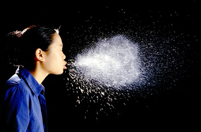 Allergies : votre éternuement est une réponse biologique au “RESET” du nez.