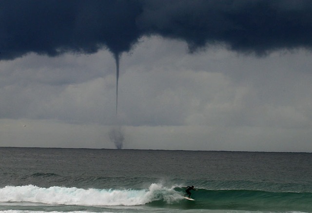Vidéo : tornades aquatiques sur les côtes australiennes.
