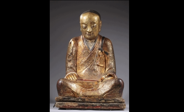 Les rayons x révèlent une momie à l’intérieur d’une statue de bouddha
