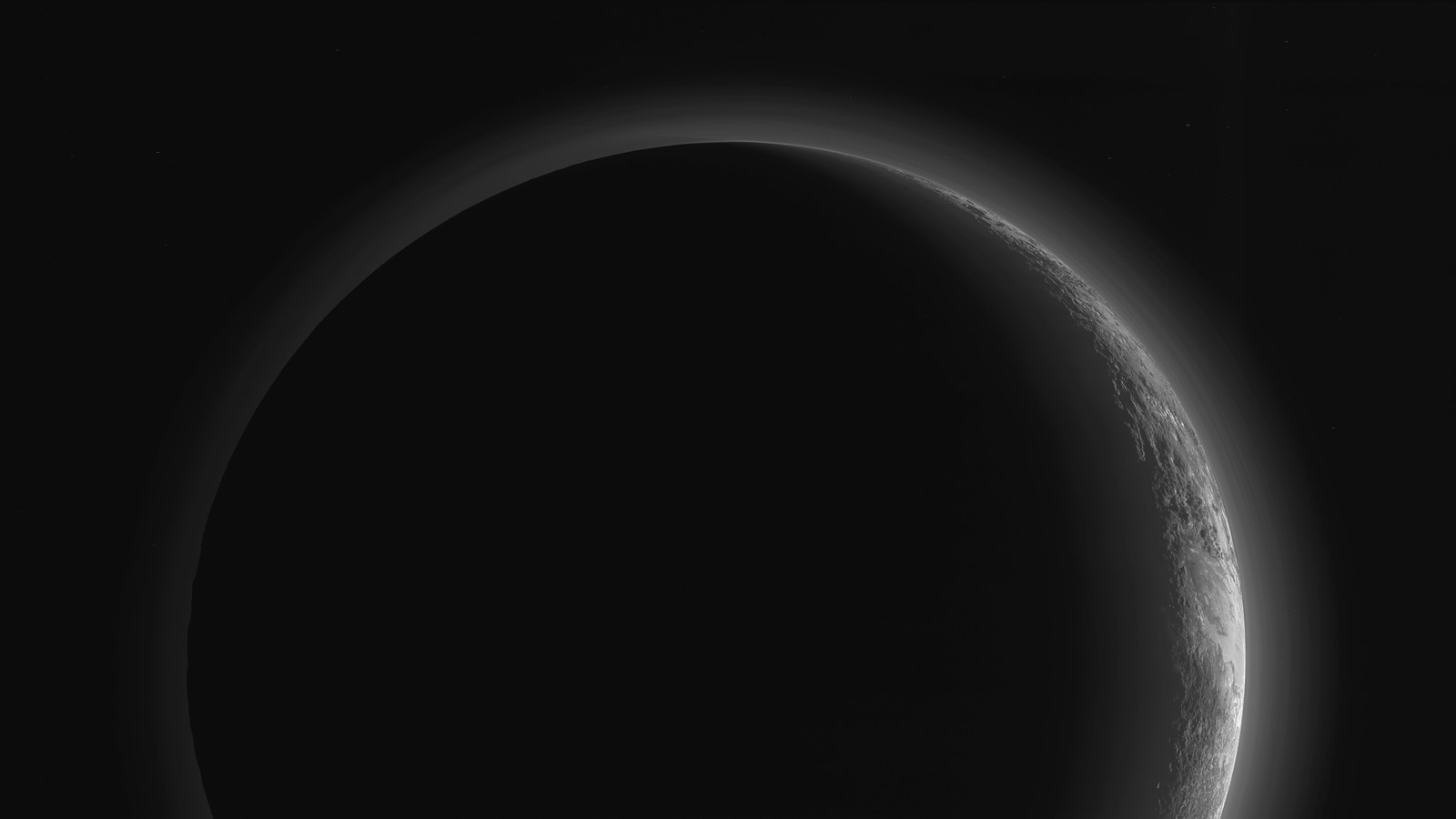 Admirez le brumeux crépuscule de Pluton alors que la sonde New Horizons se prépare pour une prochaine rencontre