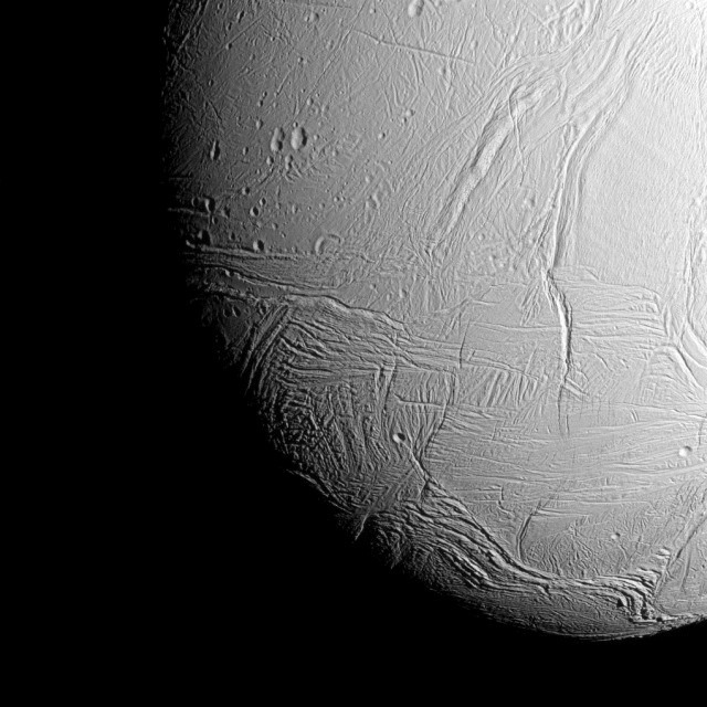 Sur les forces qui réchauffent l’océan interne de la lune de Saturne, Encelade depuis des millions… voir des milliards d’années