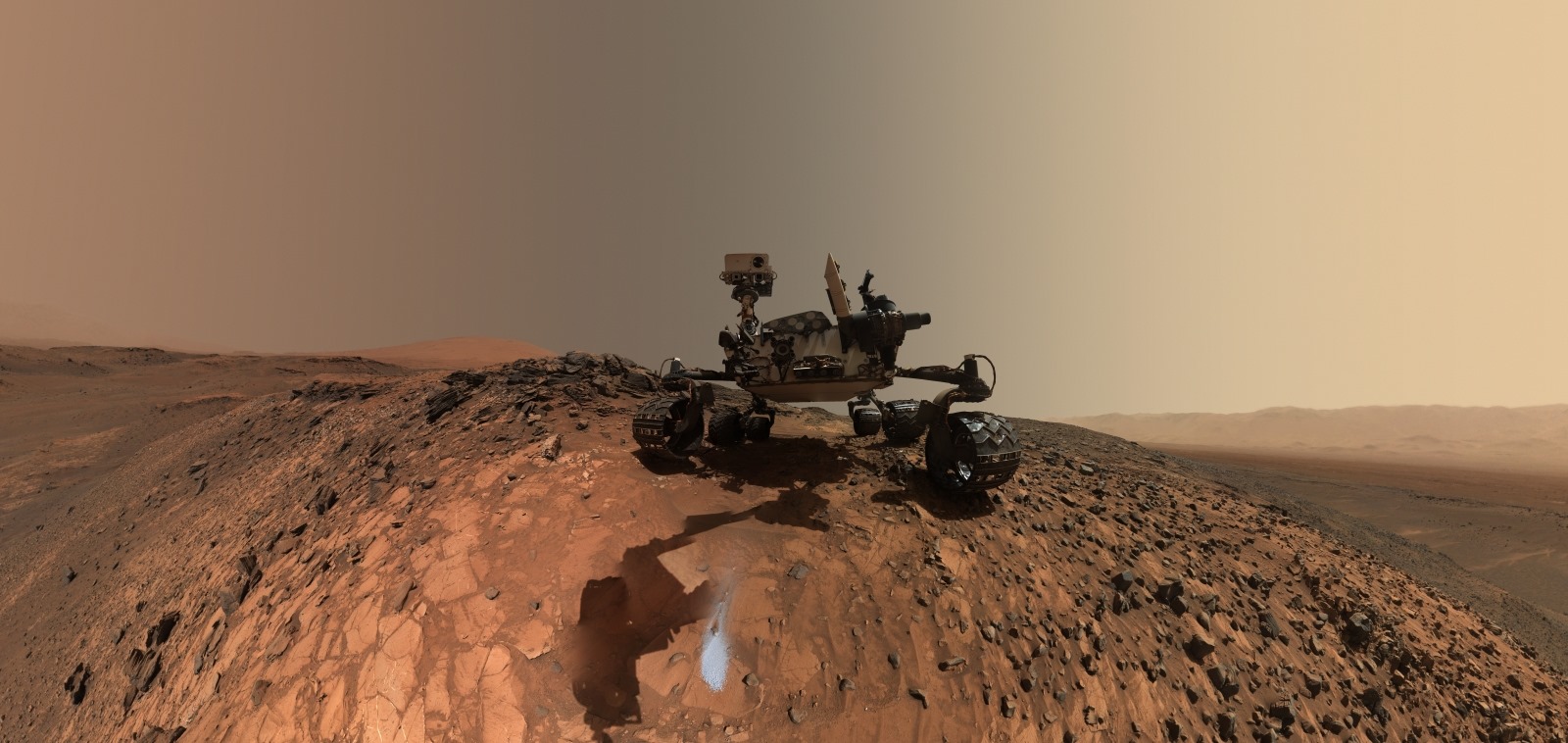 Pourquoi le Curiosity n’irait-il pas analyser l’eau découverte récemment sur Mars ?