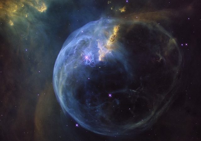 Le télescope Hubble fête ses 26 ans avec son image d’une étoile s’entourant d’une bulle
