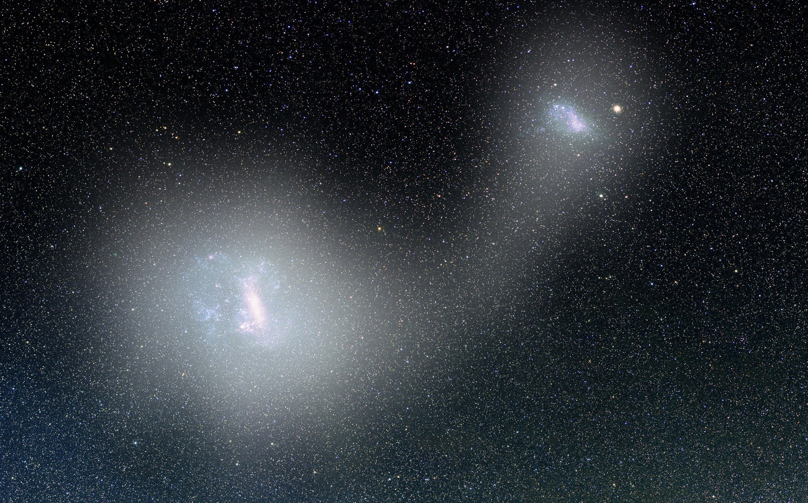 Un pont d’étoiles long de 43 000 années-lumière relie deux galaxies naines proches