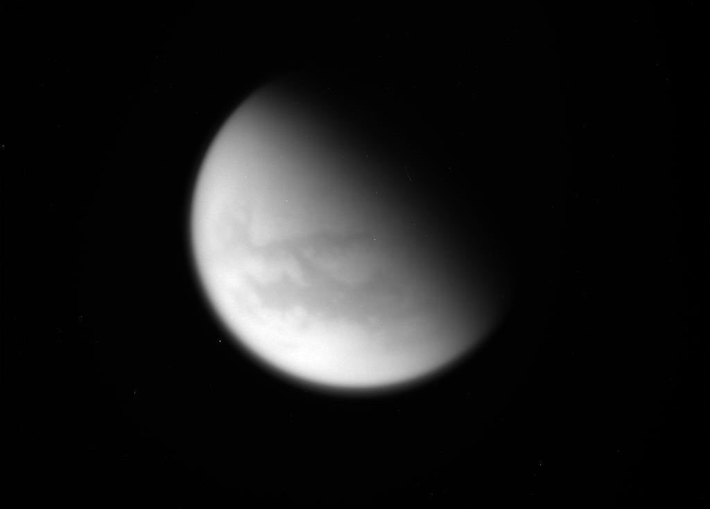 La sonde Cassini a fait ses adieux à la lune de Saturne Titan et plus rien ne pourra désormais la dévier de son sombre destin (Vidéo)