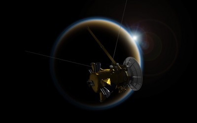 Cassini s’est une dernière fois servi de la lune Titan pour réaliser sa rentrée kamikaze dans l’atmosphère de Saturne (dernières images et planning)
