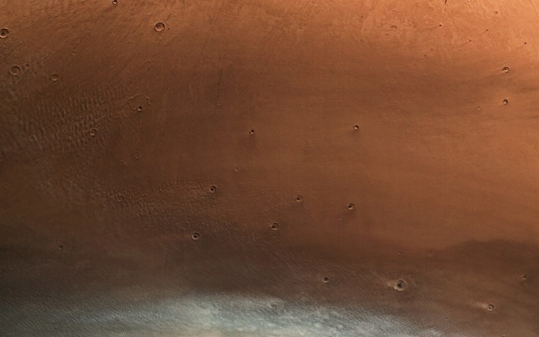 Une magnifique vue étendue d’une planète Mars à l’envers