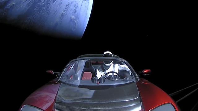 La voiture Tesla envoyée dans l’espace a-t-elle des chances de nous revenir dessus ?
