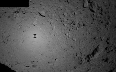 Deux minuscules robots sauteurs ont commencé leur tentative historique d’atterrir sur un gros astéroïde dans les profondeurs de l’espace