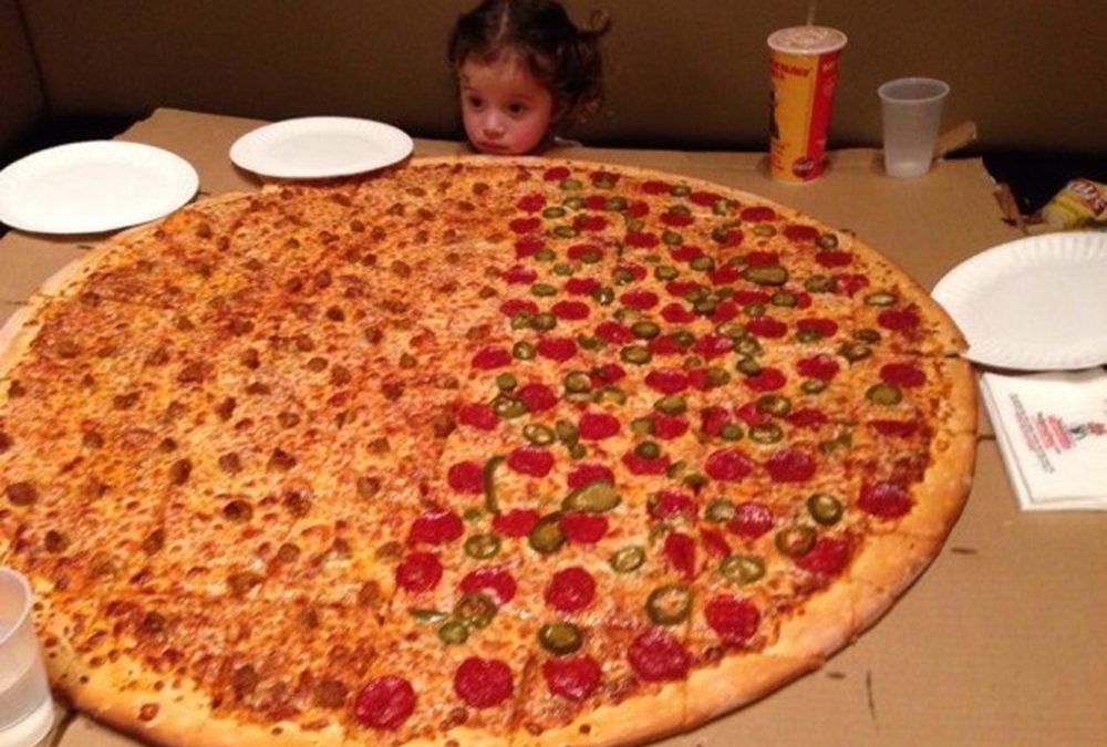 Des hommes gavés de pizza montrent qu’un petit excès de temps à autre ne vous tuera pas
