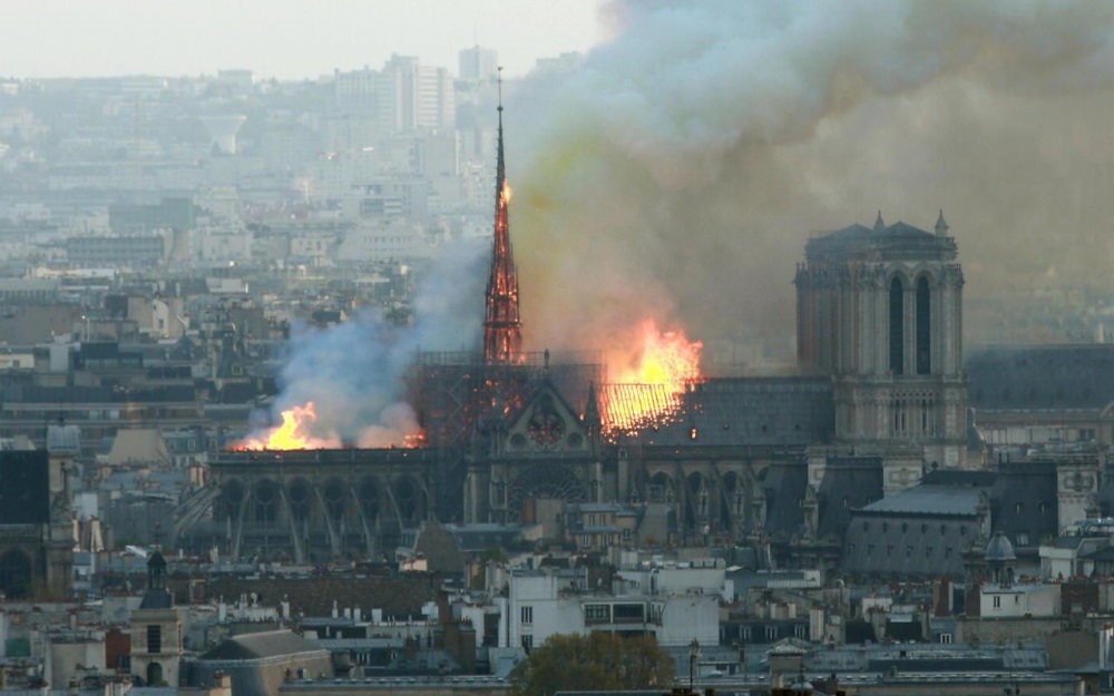 Du plomb provenant de l’incendie de Notre-Dame de Paris retrouvé dans du miel parisien
