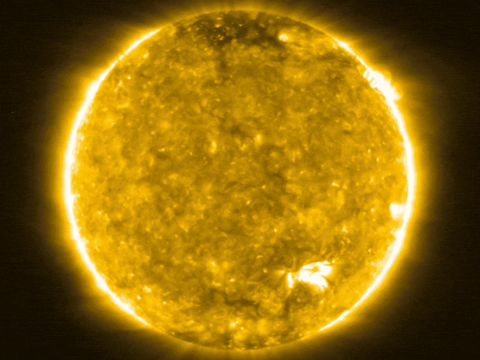 Une sonde spatiale prend l’image la plus proche du soleil et y trouve d’étranges "feux de camp"