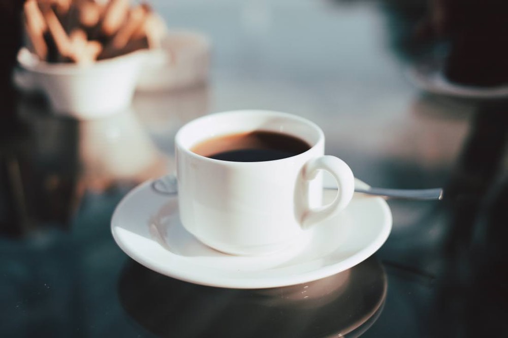 Des scientifiques nous conseillent de boire le café après le petit-déjeuner… et pas avant