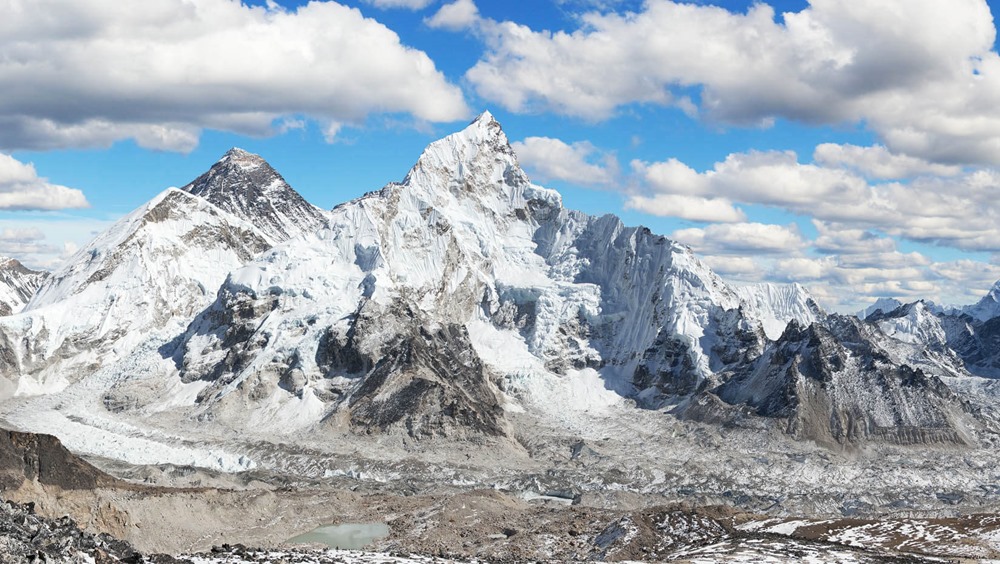 Le plus haut glacier de l’Everest a perdu 2 000 ans de glace en seulement 25 ans