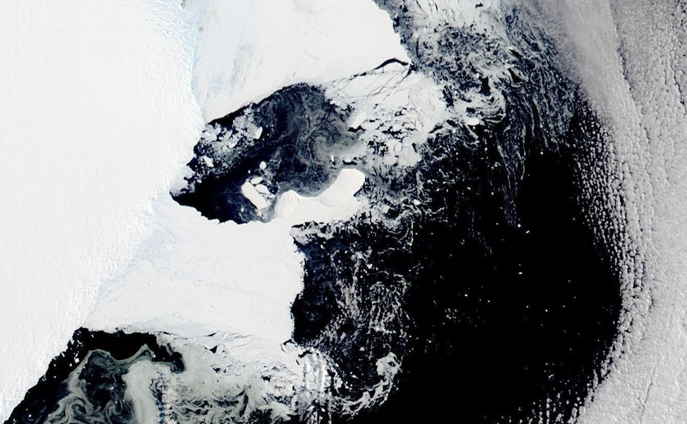 Une plate-forme de glace dix fois plus grande que Paris s’effondre en Antarctique