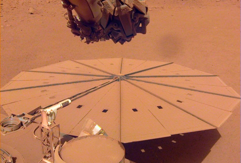 Envahit par la poussière martienne, l’atterrisseur InSight de la NASA devrait s’éteindre d’ici décembre