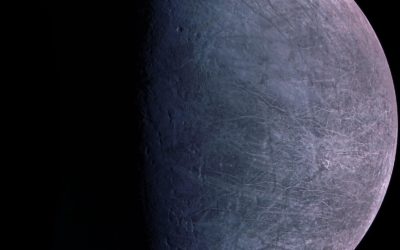 Un survol de la sonde Juno révèle une nouvelle image de la lune de Jupiter, Europe