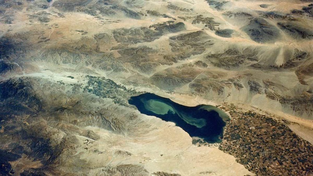 Les niveaux d’eau chutent dans la moitié des plus grands lacs de la planète