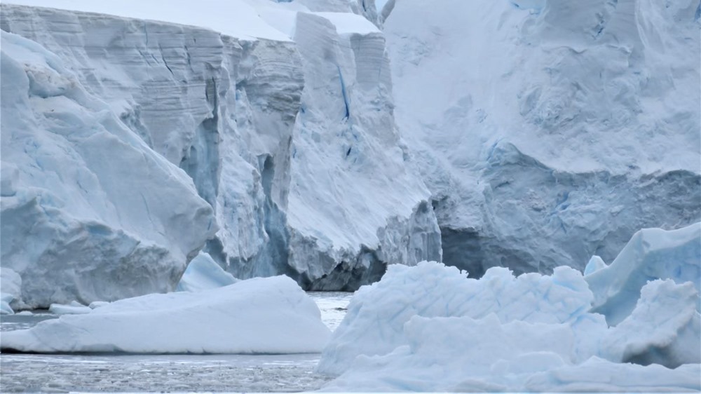 La disparition de 8 km de glace d’un glacier de l’antarctique en 2,5 ans interroge les scientifiques